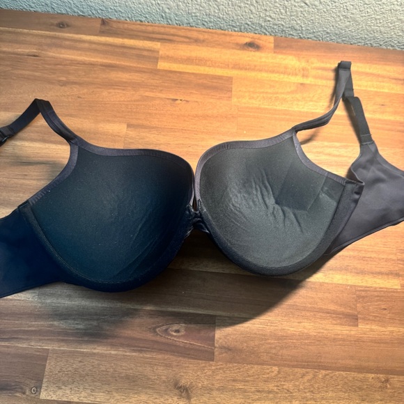SKIMS Onyx Ultimate Push Up Plunge Bra - Picture 3 of 7